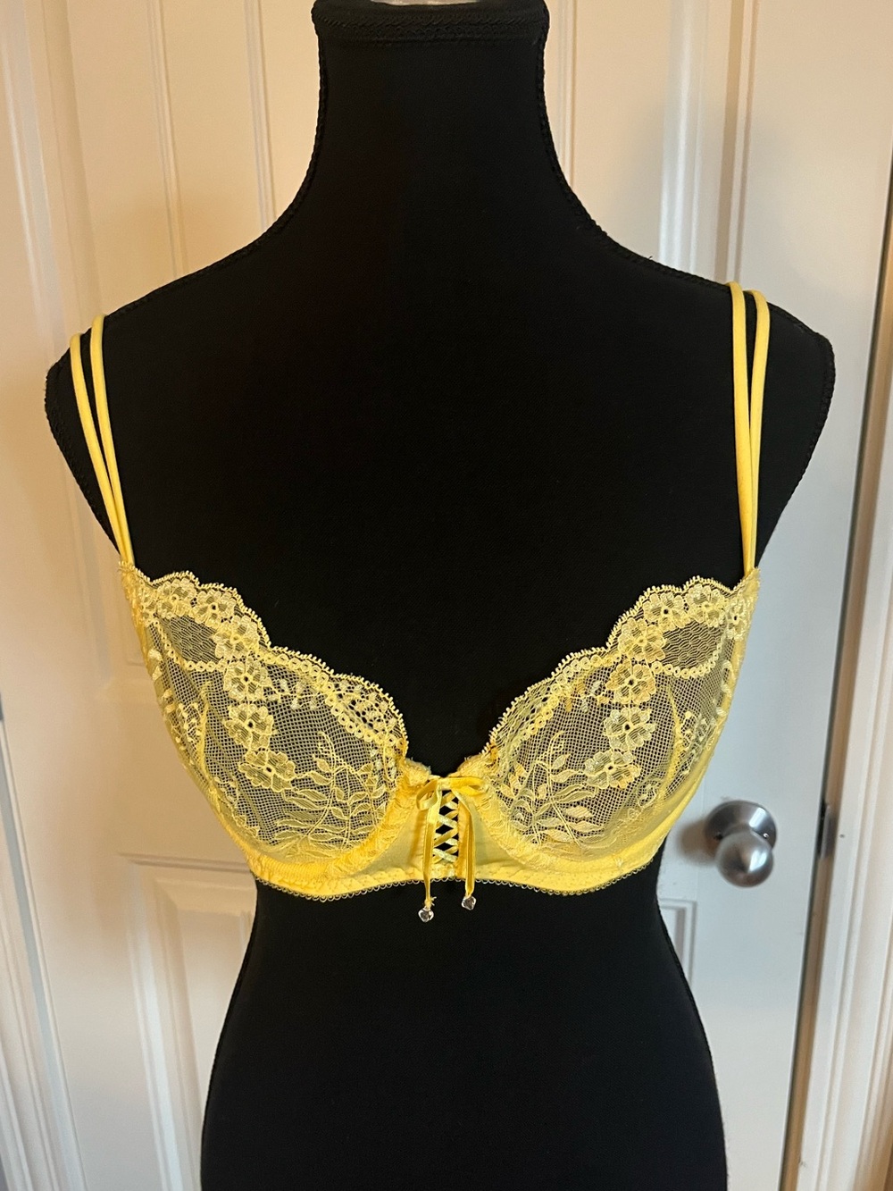 🌼RARE Victoria’s Secret Yellow Demi Lace Balconette Bra 34C Y2K Sexy Unlined